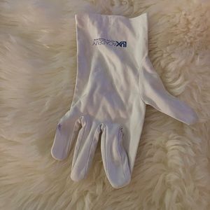 Luxottica polishing glove